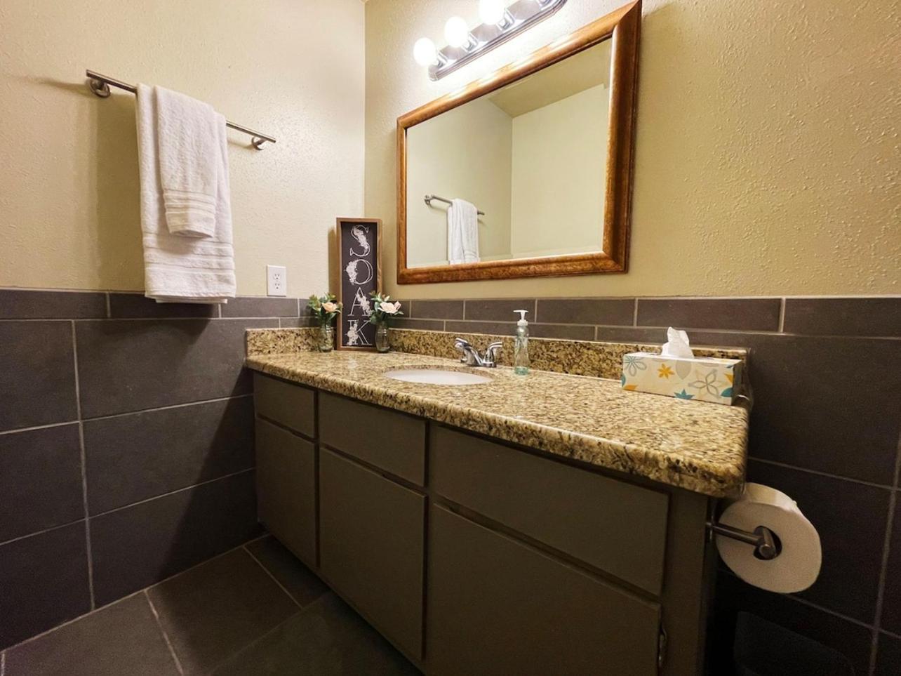 Brilliant & Beautiful Bnb Apartment! B College Station Luaran gambar